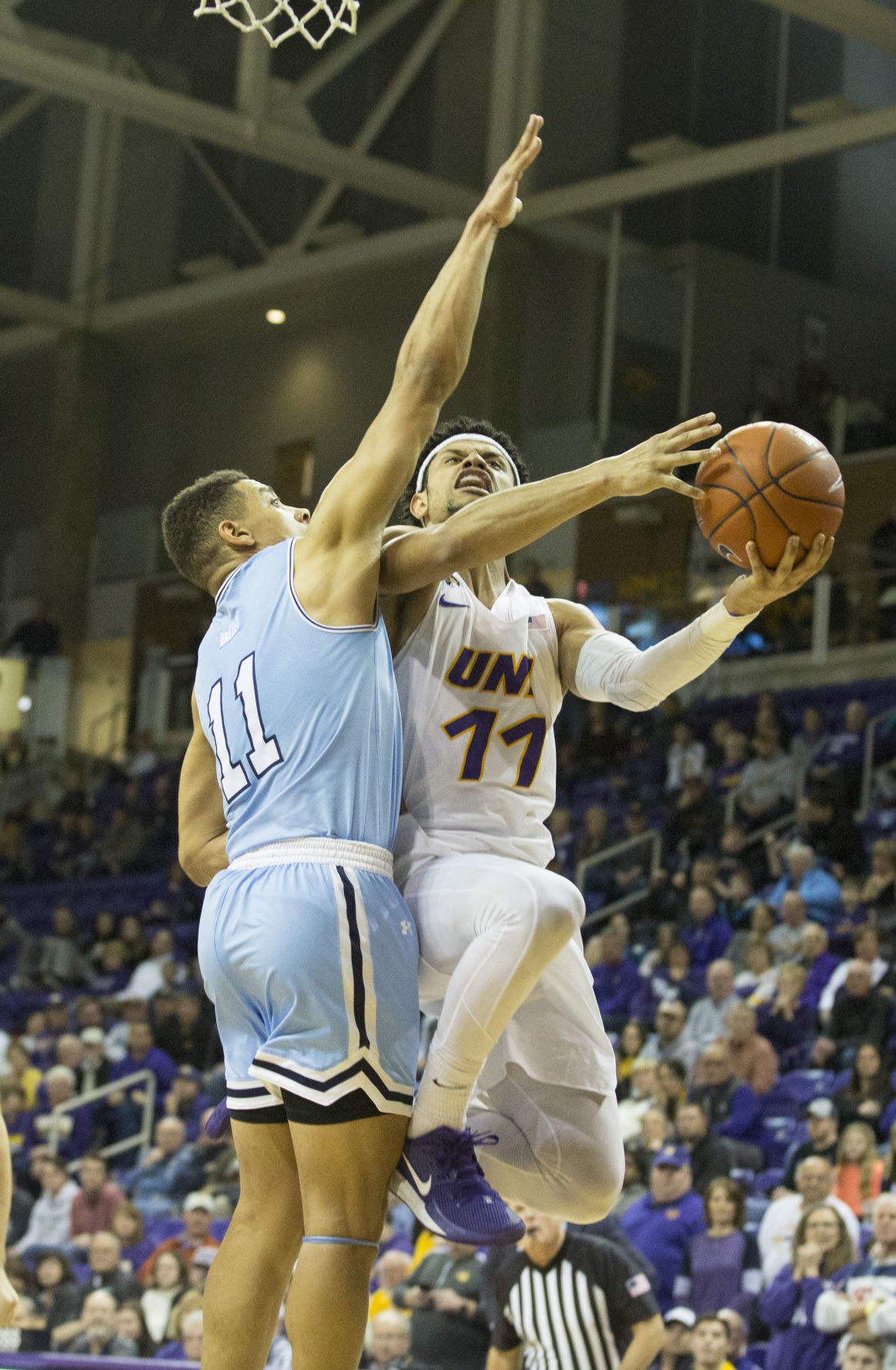 010720kw-uni-basketball-05